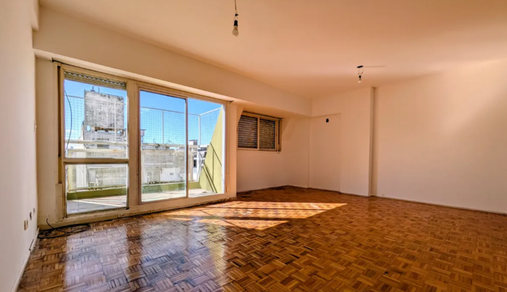 En venta Depto de 3 amb al frente con Balcon y Baulera en Balvanera