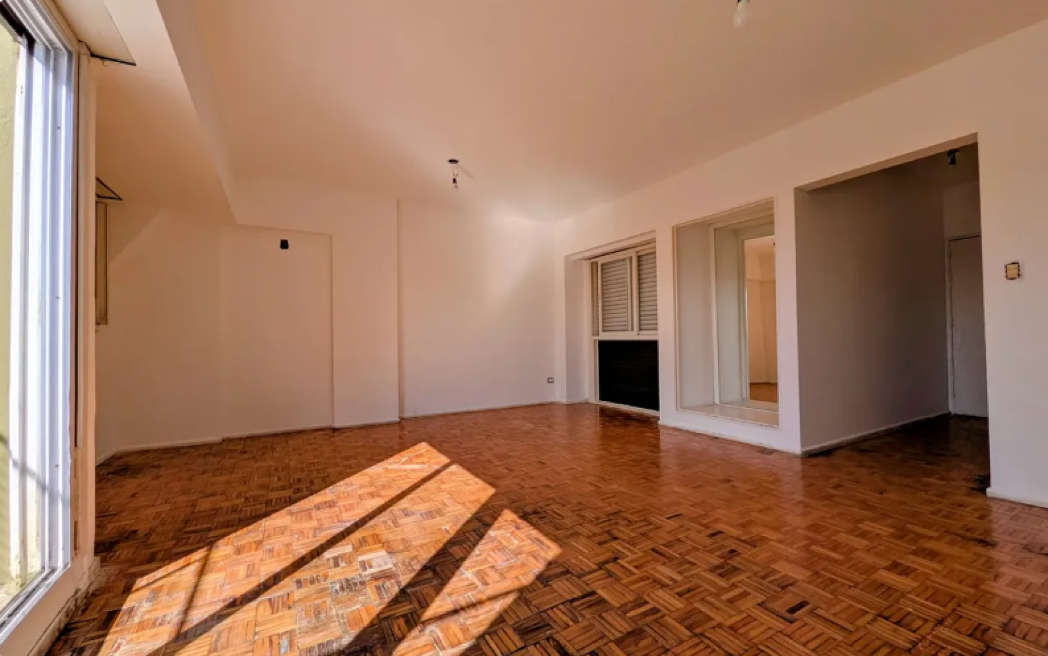 En venta Depto de 3 amb al frente con Balcon y Baulera en Balvanera