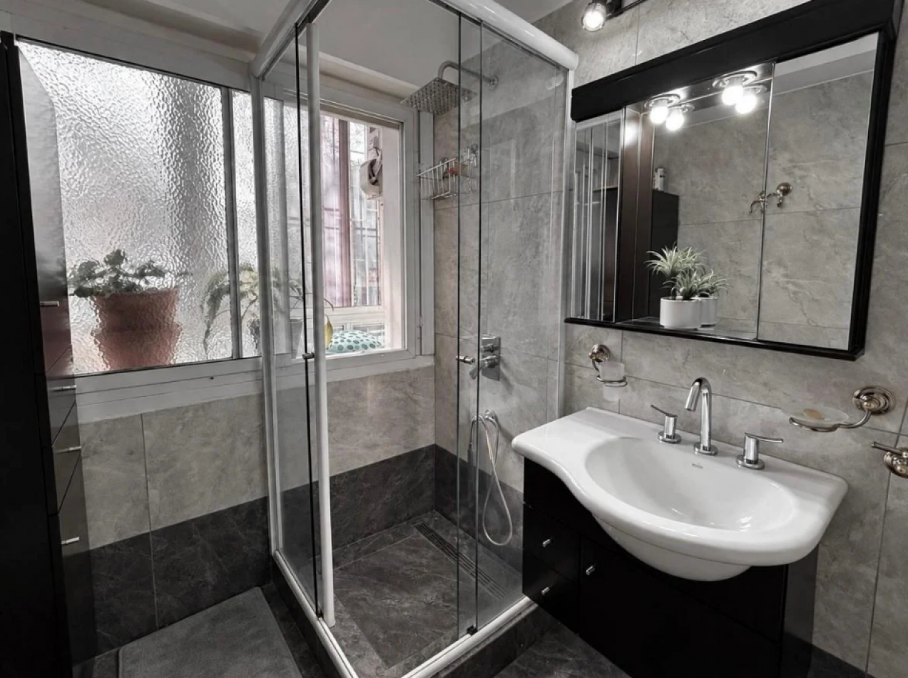 En venta Depto de 4 amb al Frente en Caballito