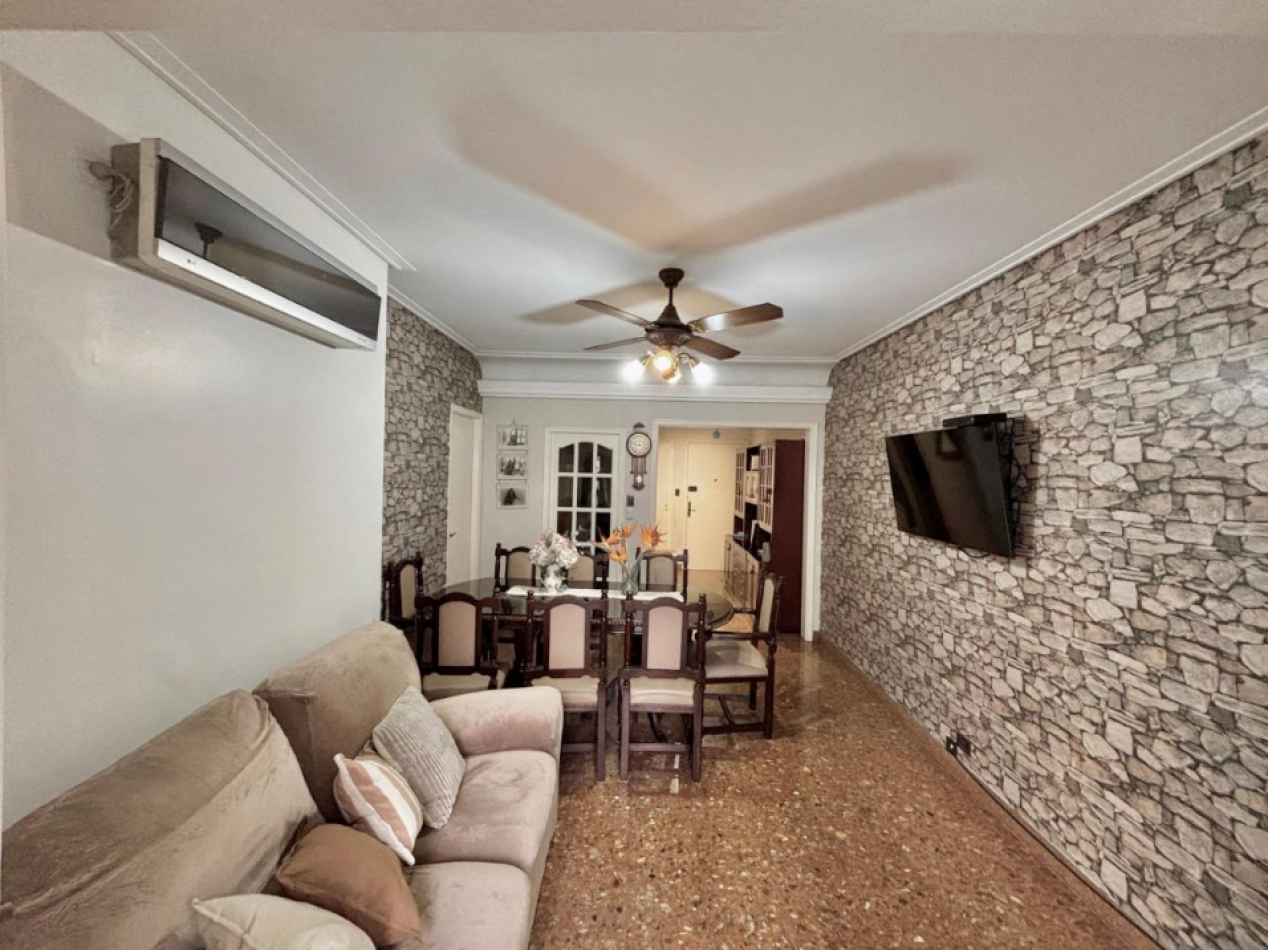 En venta Depto de 4 amb al Frente en Caballito