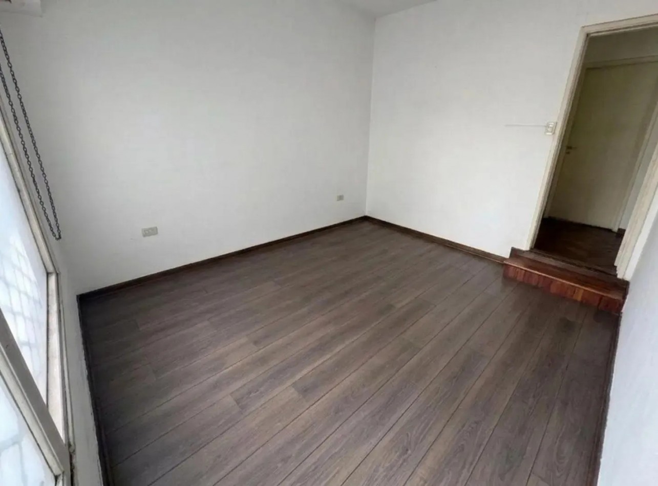Venta departamento 4 amb con patio en Olaya 1000, Caballito