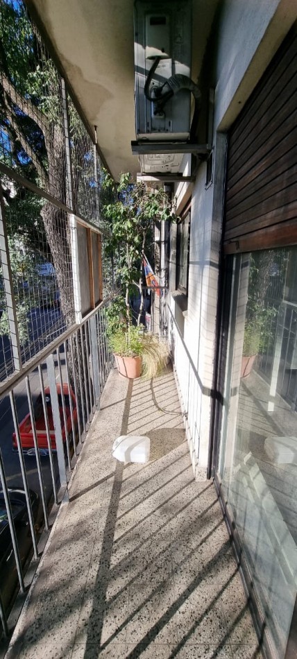 En venta departamento 4 amb con balcon en Flores Norte
