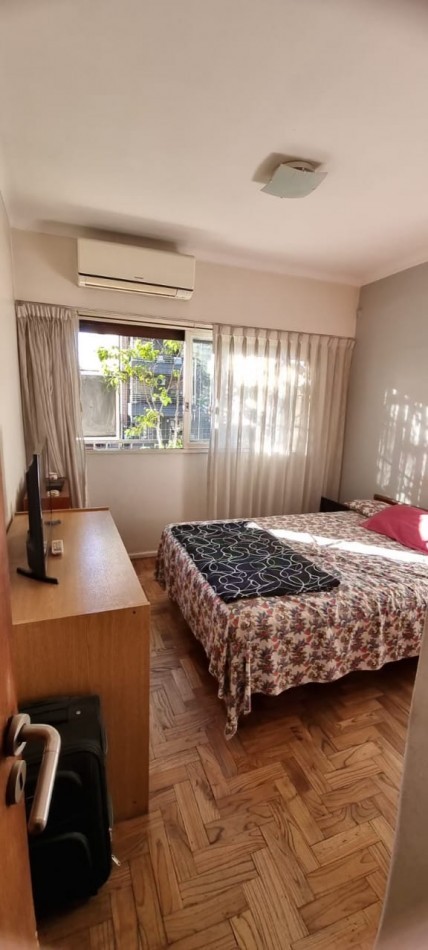 En venta departamento 4 amb con balcon en Flores Norte