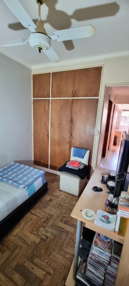 En venta departamento 4 amb con balcon en Flores Norte