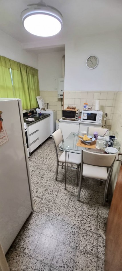 En venta departamento 4 amb con balcon en Flores Norte