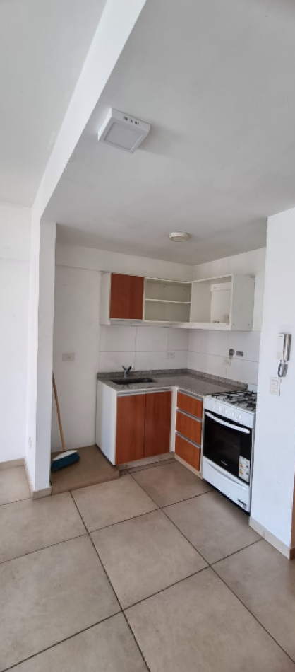 En Venta Amplio Monoambiente con cochera y baulera en Villa Urquiza
