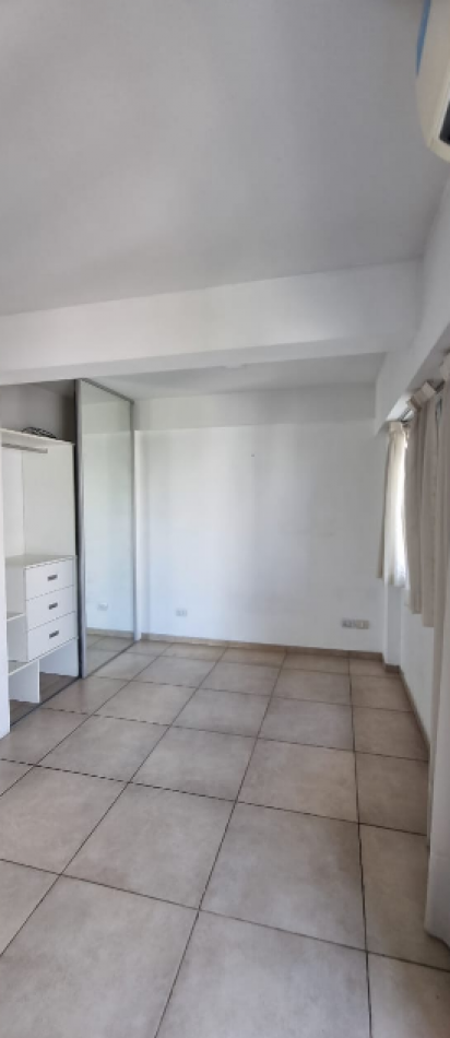 En Venta Amplio Monoambiente con cochera y baulera en Villa Urquiza