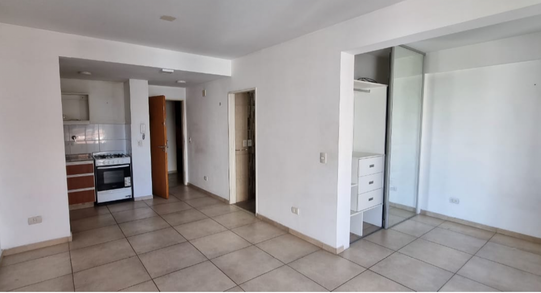 En Venta Amplio Monoambiente con cochera y baulera en Villa Urquiza