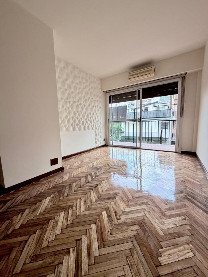 Venta departamento 3 amb con balcon en Caballito Ramon Falcon 1500