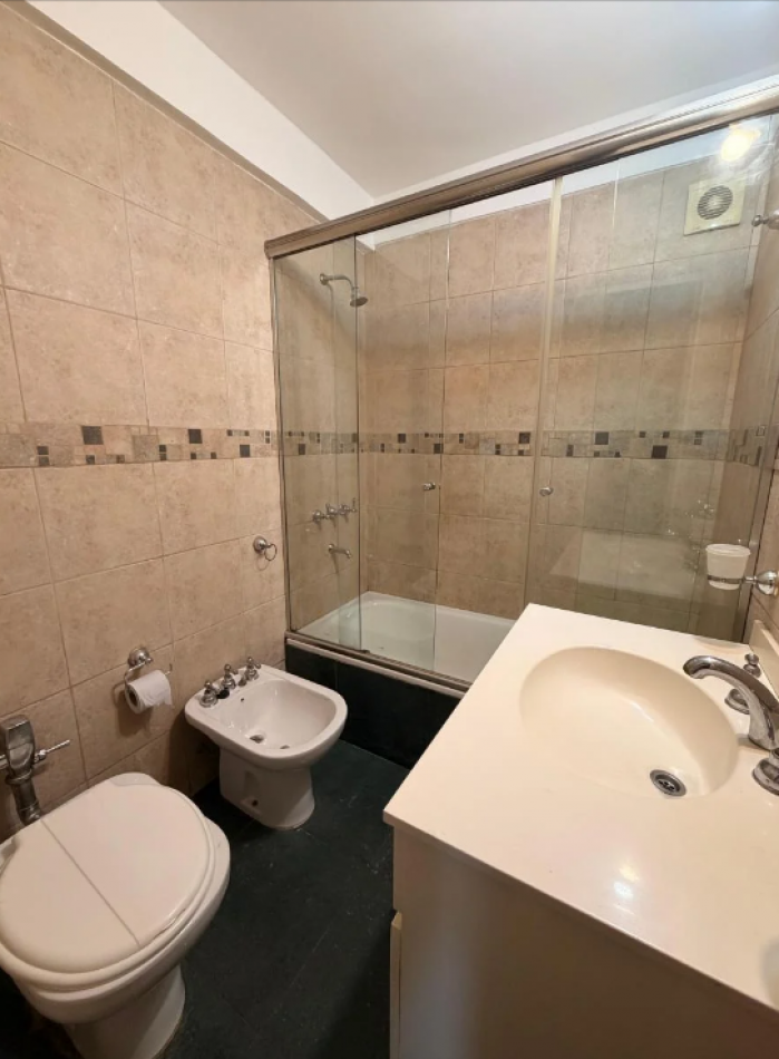 Venta departamento 3 amb con balcon en Caballito Ramon Falcon 1500