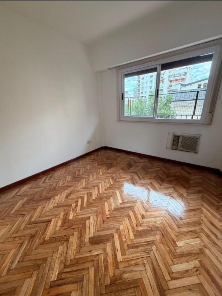 Venta departamento 3 amb con balcon en Caballito Ramon Falcon 1500