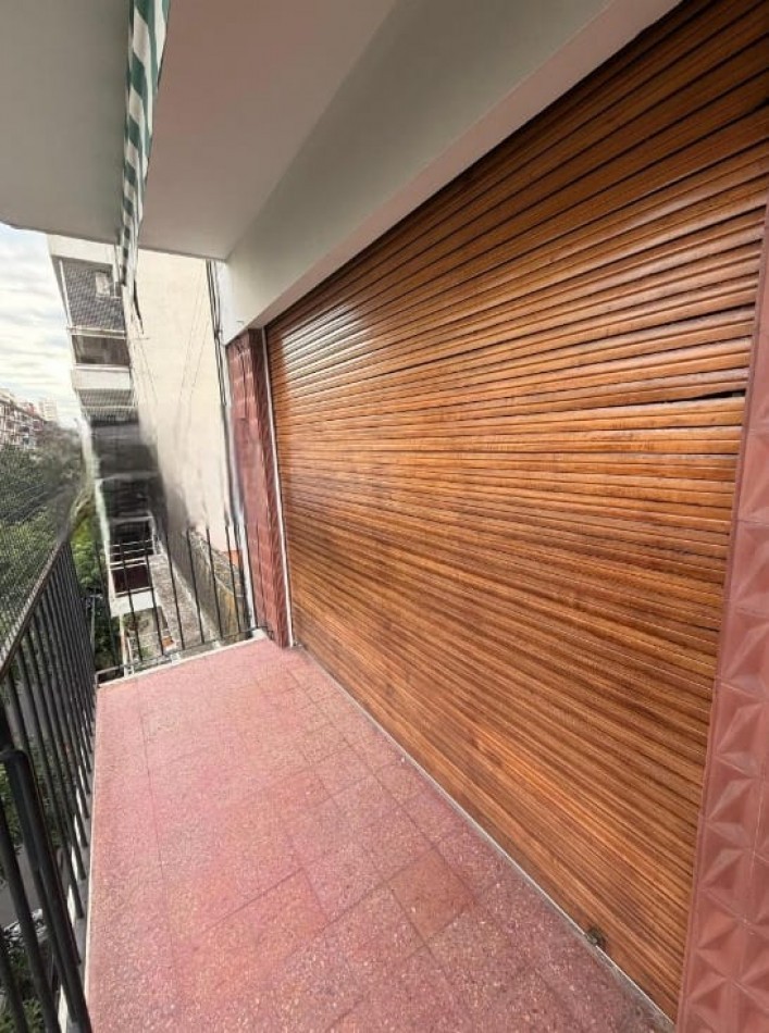Venta departamento 3 amb con balcon en Caballito Ramon Falcon 1500