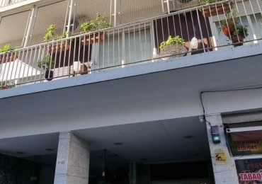 Venta  dpto 4 amb con habitacion de servicio sobre Av Rivadavia 6000, Caballito