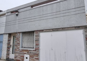 Venta ph tipo casa 4 ambientes con garage en Flores
