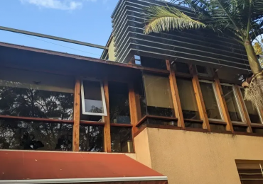 Casa en Venta 4 amb con cochera  sobre lote Propio en   Saavedra